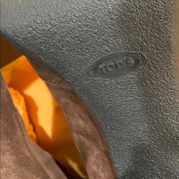 TODS Shearling-trimmed suede platform ankle boots - Picture 6 of 15